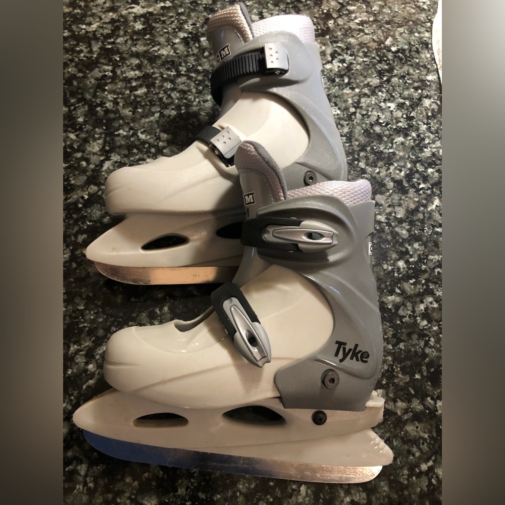 CCM “Tyke” adjustable Ice Skates. Size 12-1
